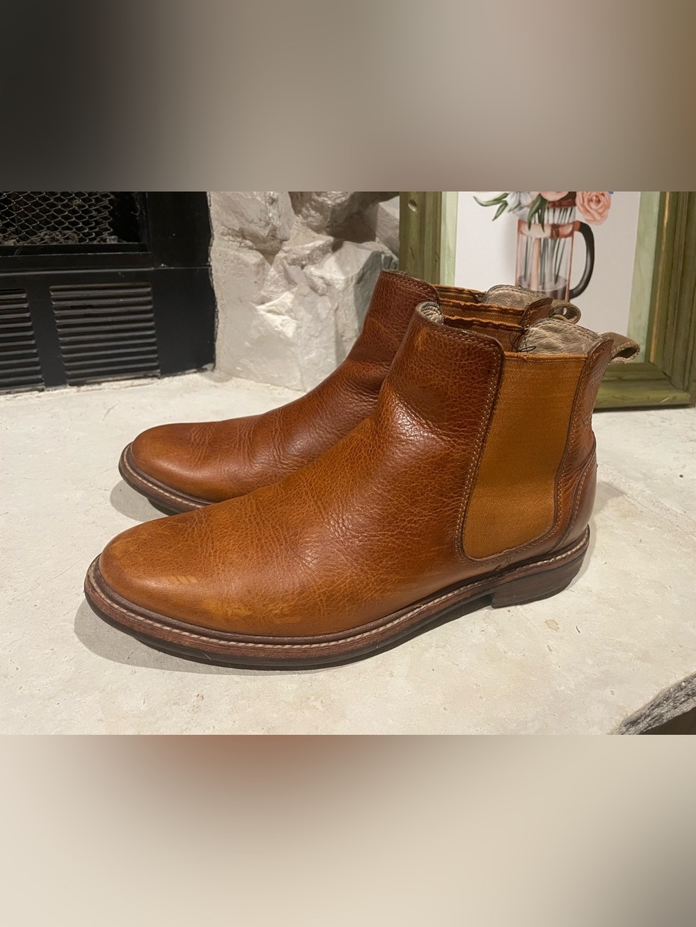 Ugg- Women’s cognac Leather ankle Boots - Classic Slip-On Chelsea Style